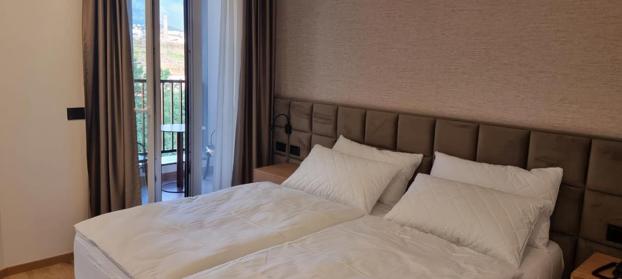Sibb Hotel Тирана Экстерьер фото