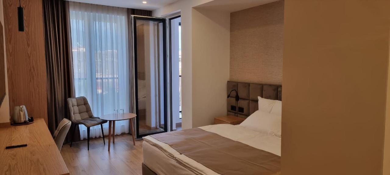 Sibb Hotel Тирана Экстерьер фото