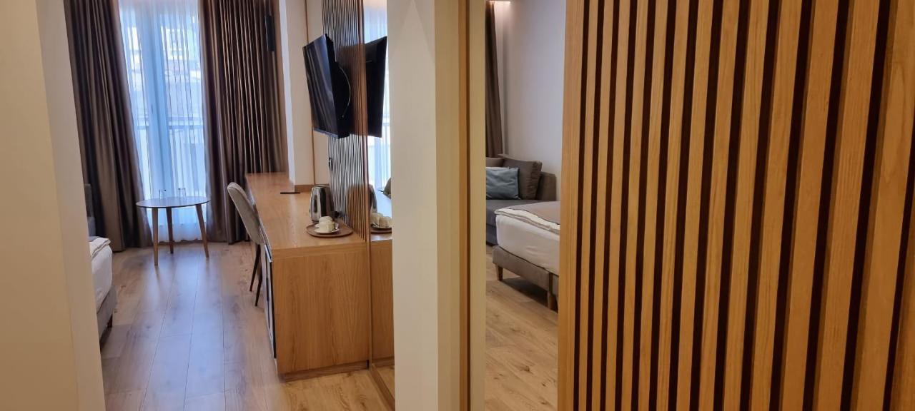 Sibb Hotel Тирана Экстерьер фото