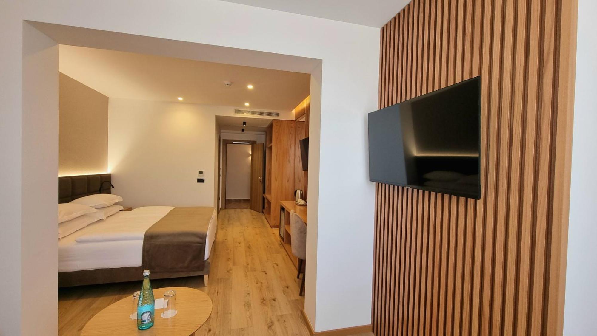 Sibb Hotel Тирана Экстерьер фото