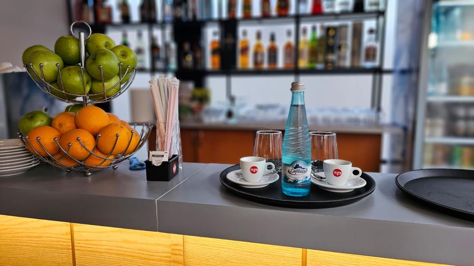 Sibb Hotel Тирана Экстерьер фото