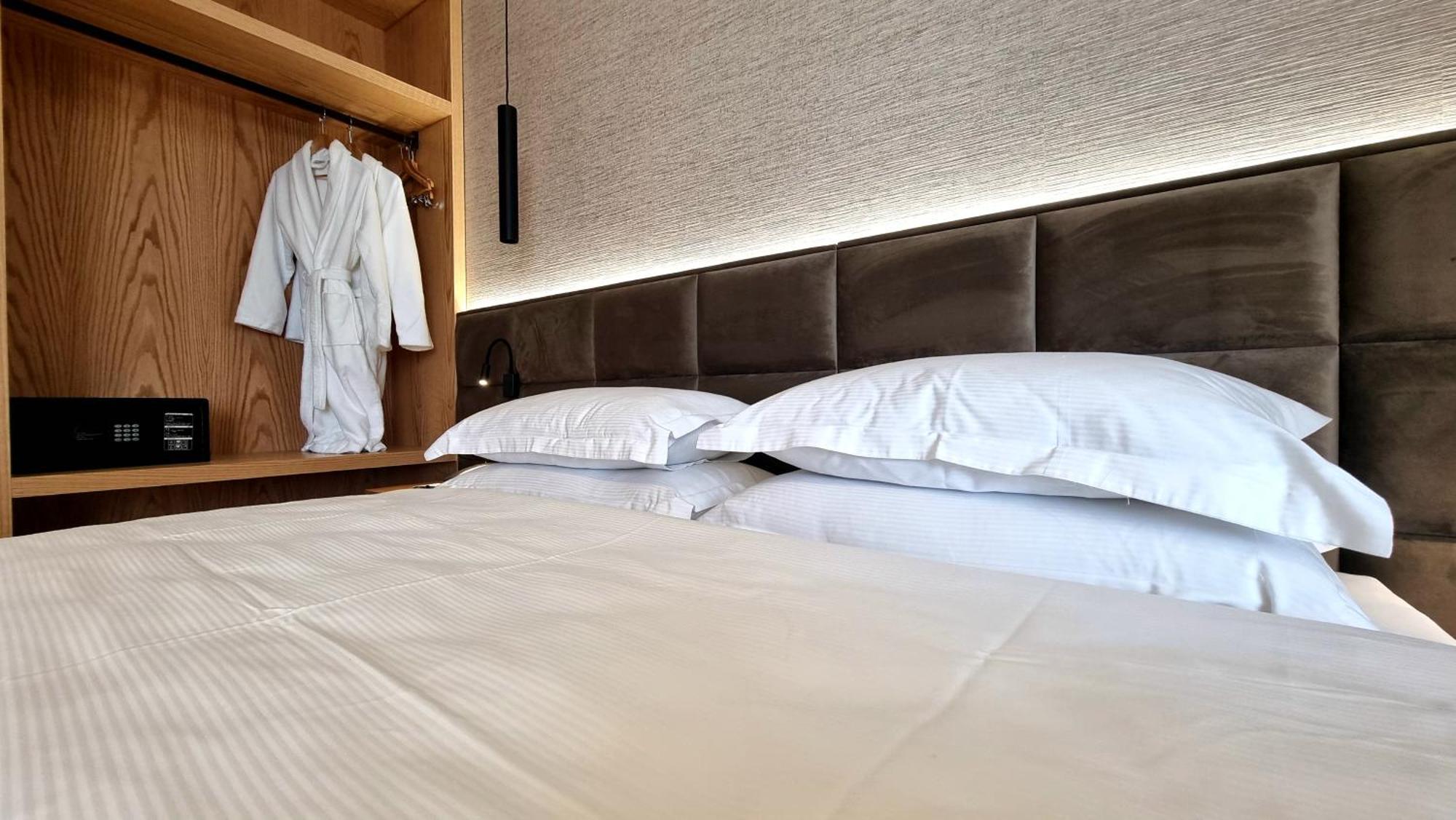 Sibb Hotel Тирана Экстерьер фото
