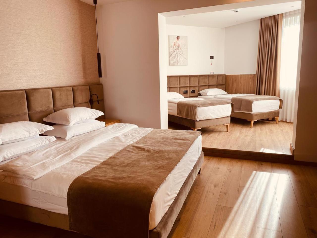 Sibb Hotel Тирана Экстерьер фото